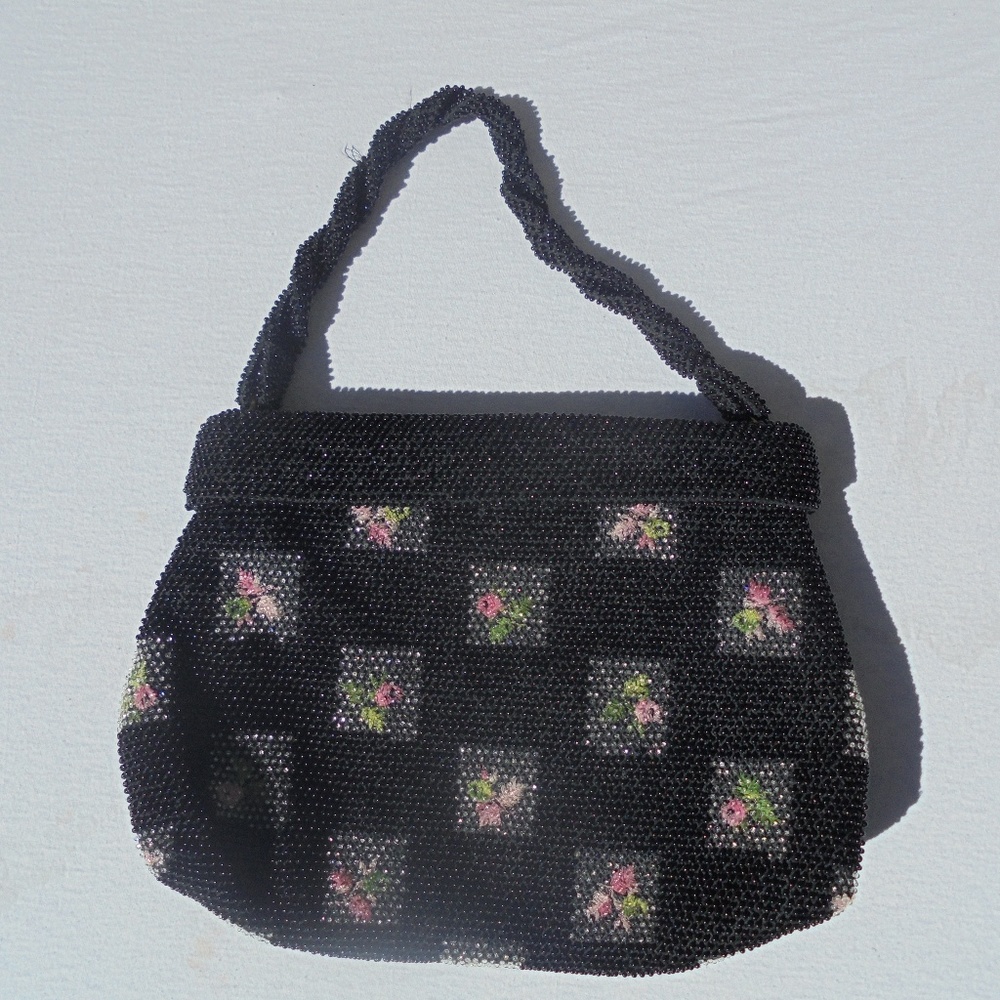 Lumured Petite Bead Purse